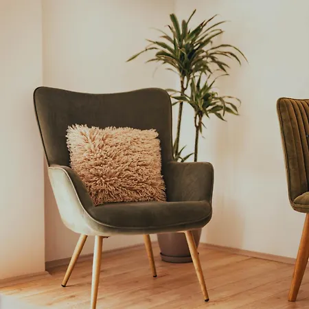 The Pink Place - Kisela Voda *