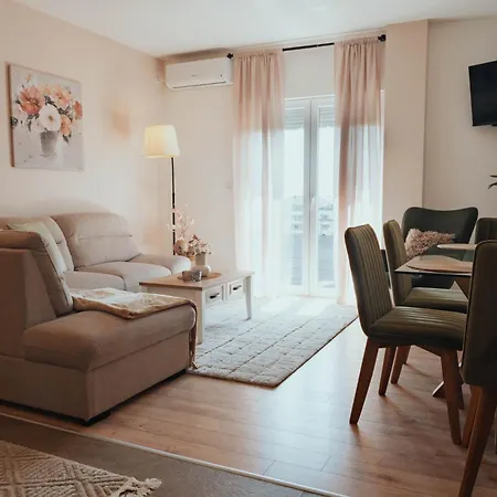 The Pink Place - Kisela Voda Apartament *