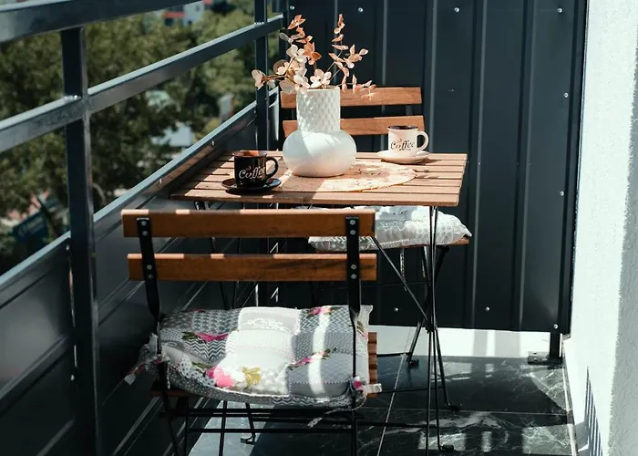 The Pink Place - Kisela Voda Апартаменти