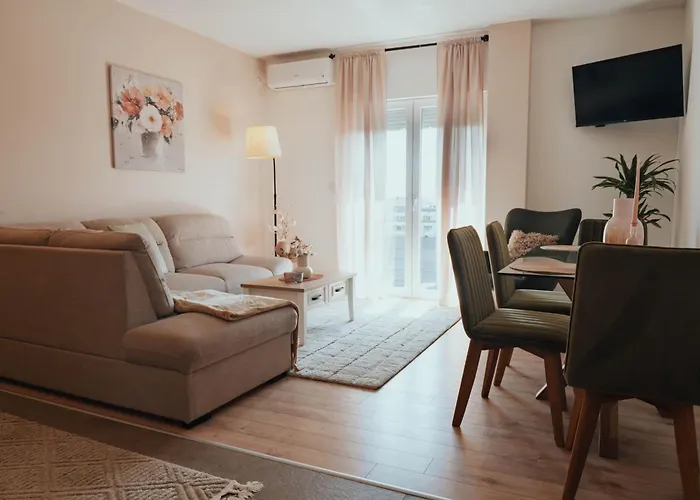 The Pink Place - Kisela Voda Апартаменти *