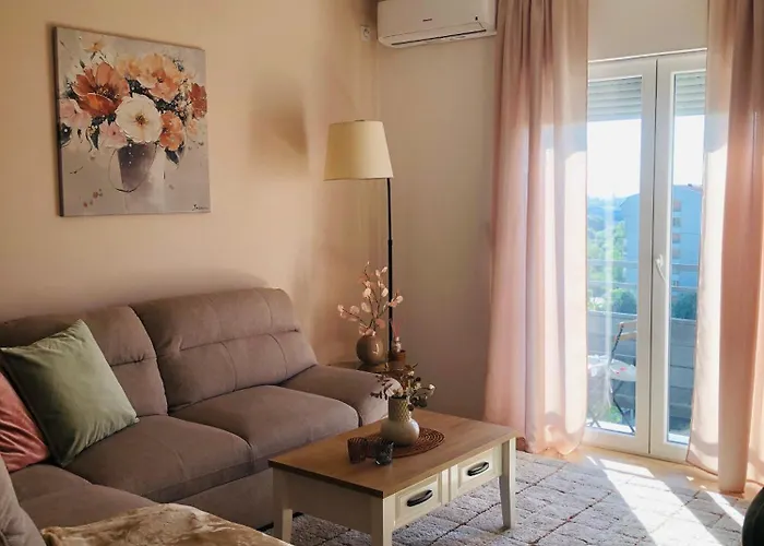 Апартаменти The Pink Place - Kisela Voda *